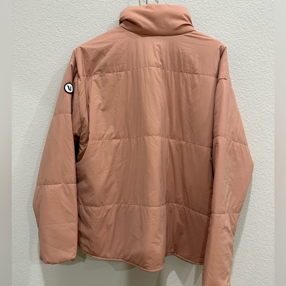 Vuori Canyon Insulated Jacket in Rose - Picture 6 of 6